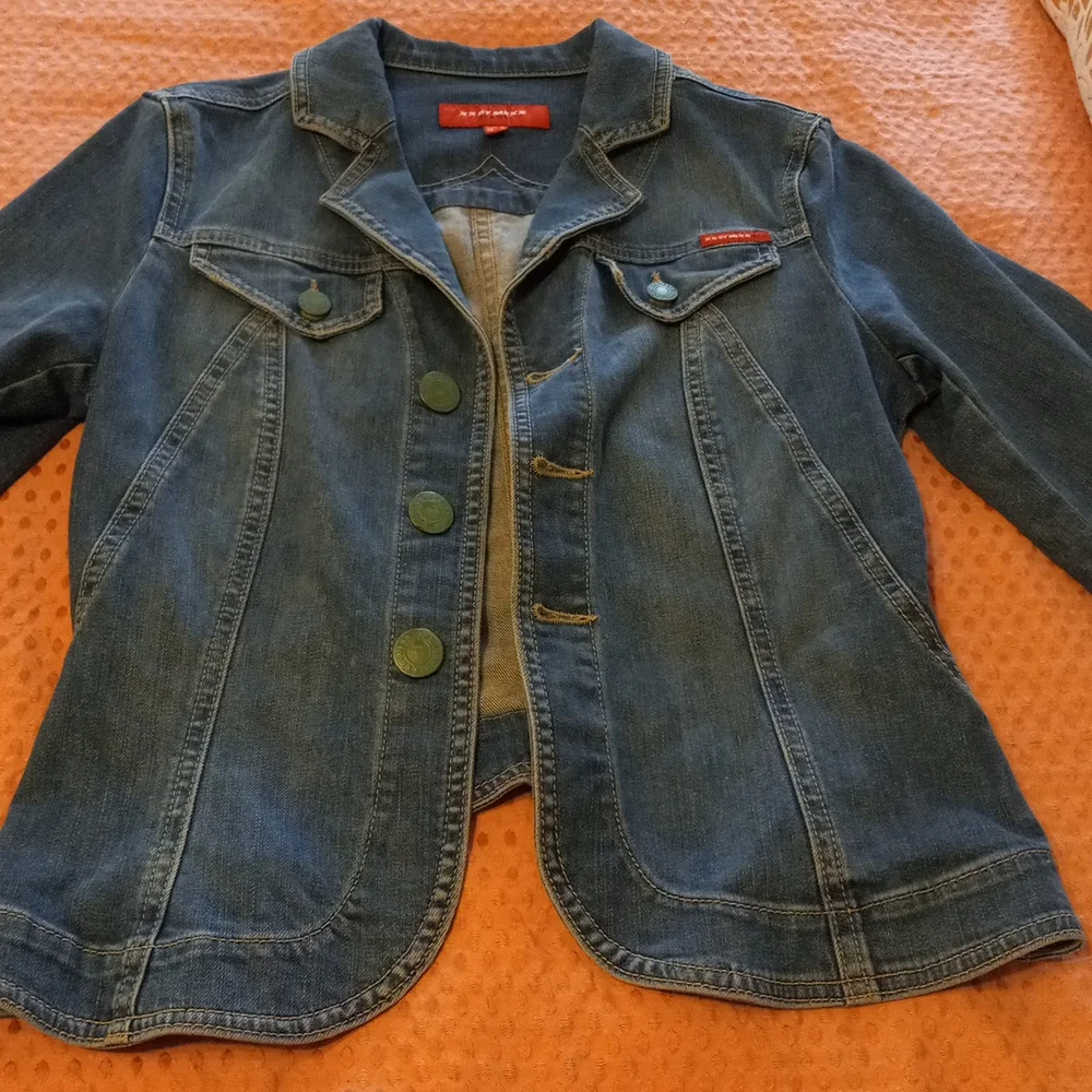 Jean Jacket - Picture 2 of 5